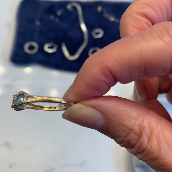 Aquamarine, Peridot, and Amethyst heart ring - Picture 4 of 5